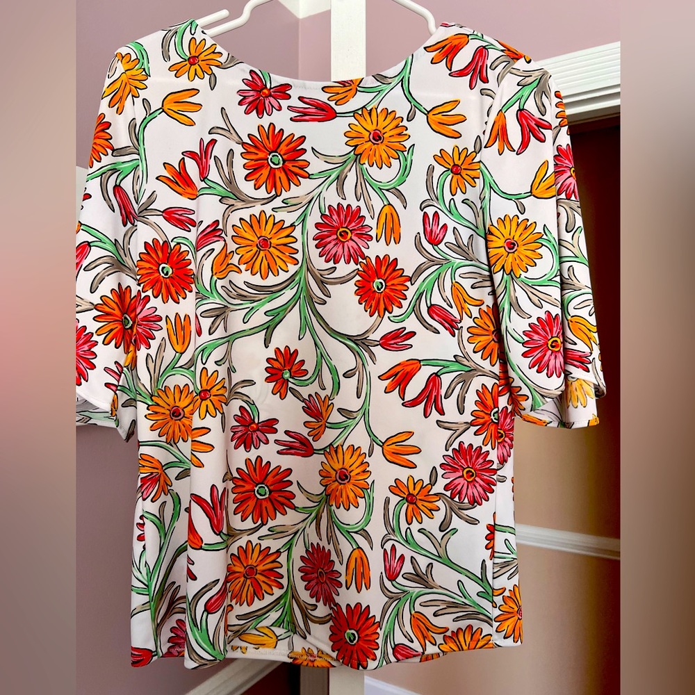 Ann Taylor Floral Short Sleeve -Petite Medium